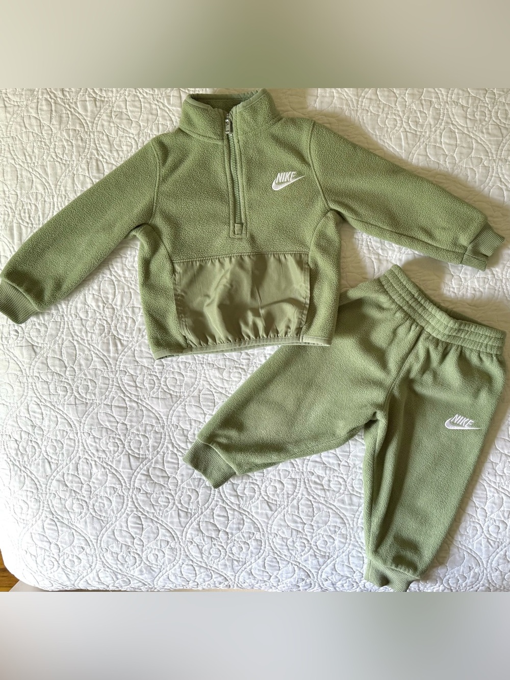 Nike Boy's 2T Half Zip Sweatshirt & Joggers Fleece Tracksuit Set